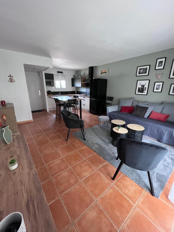 Maison De Vacances Dans Residence Avec Piscine Arles Eksteriør bilde